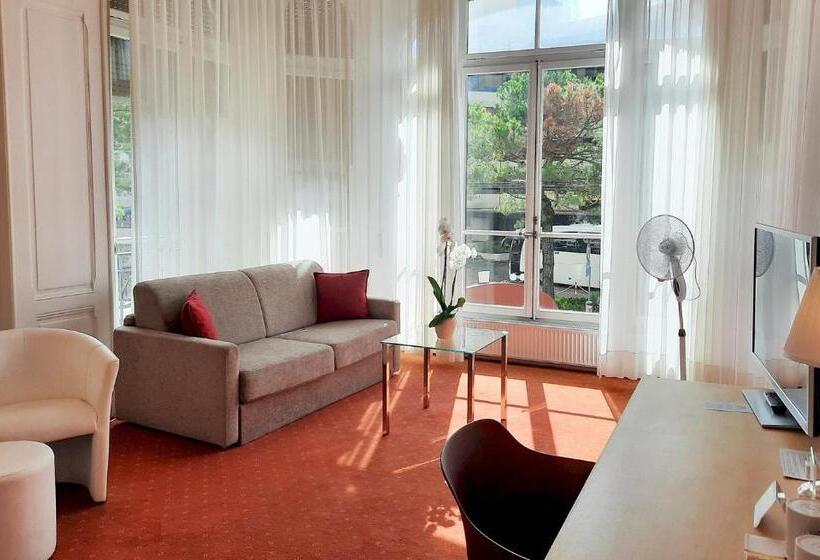 家庭间, Villa Toscane