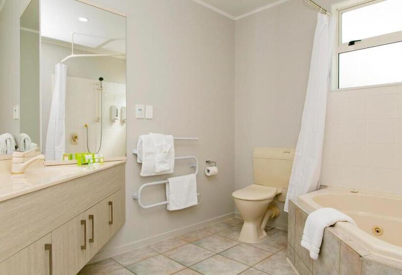 2 Bedrooms Apartment Lake View, Anchorage Resort Taupo Nz