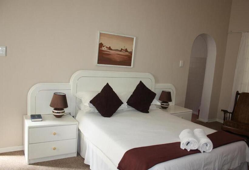 Номер Стандарт Трехместный, Karoopark Guest House