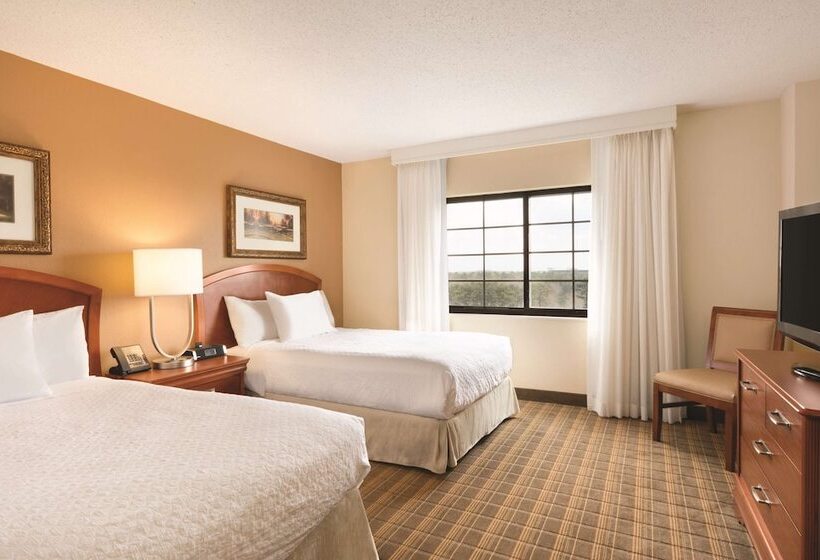 스위트, Embassy Suites Greenville Golf Resort & Conference Center