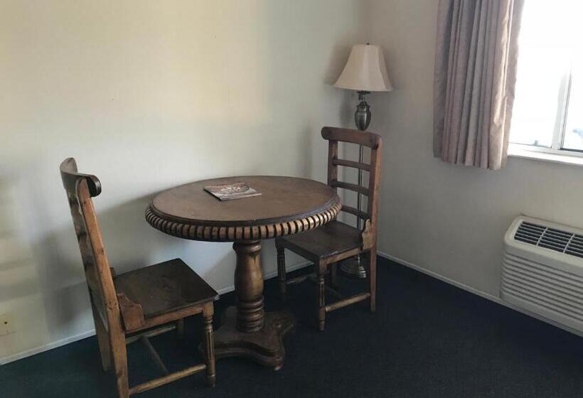 Номер Стандарт, Four Corners Inn