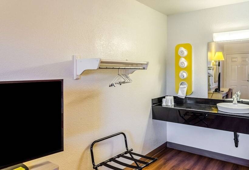Номер Стандарт 2 Двуспальные Кровати, North Charleston Lodge