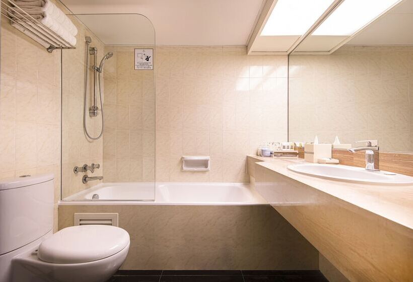 اتاق استاندارد, Regal Riverside