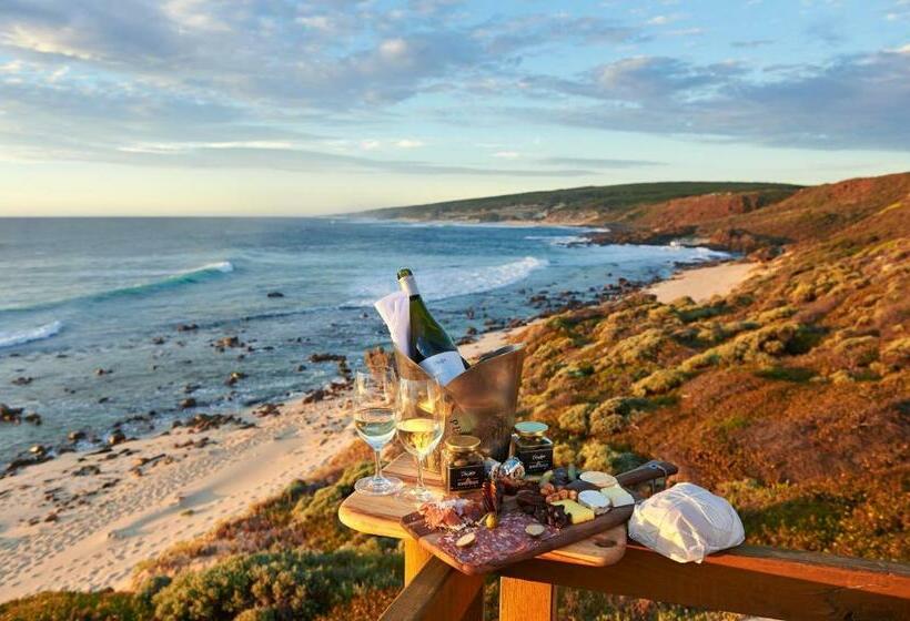 Suite with lake view, Cape Lodge