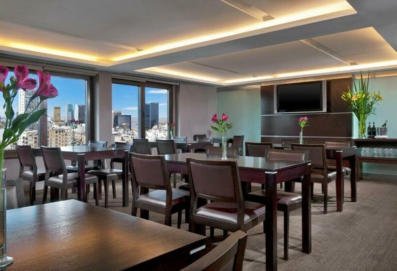 Club Room King Bed, Libertador