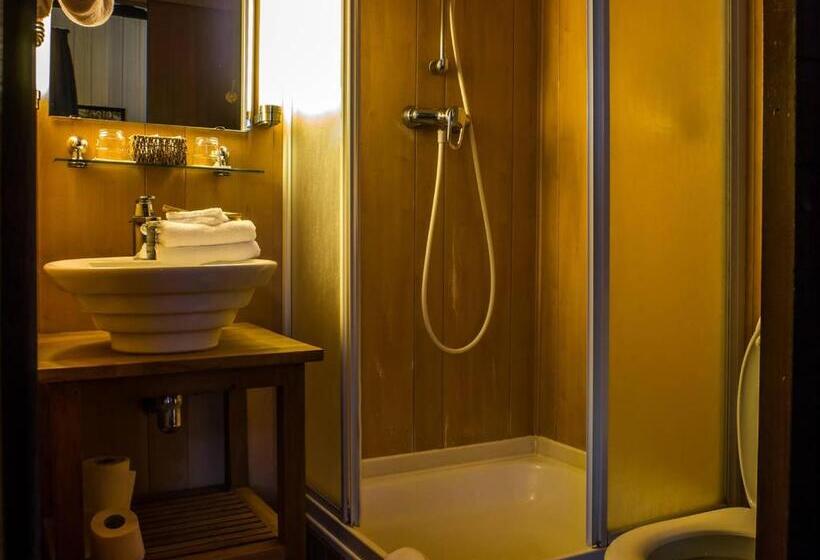 Номер Стандарт, Boat Hotel De Barge