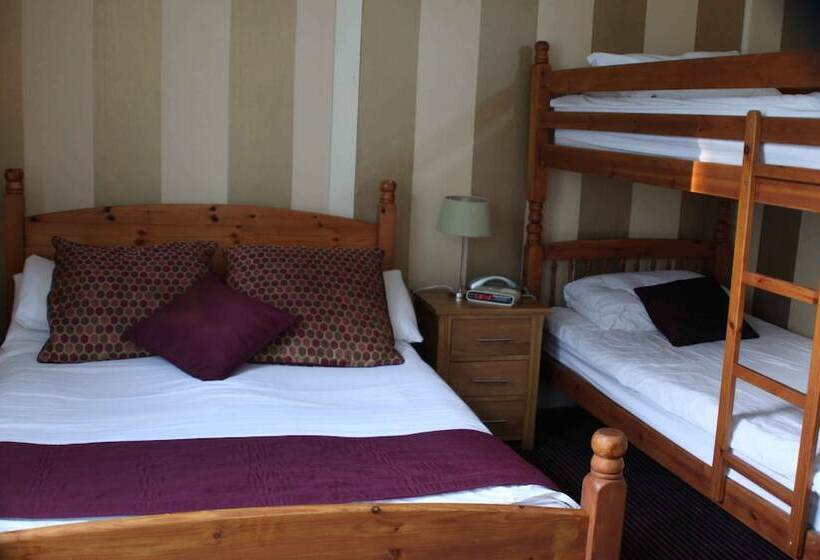 Семейный Номер, The Dog & Partridge Country Inn