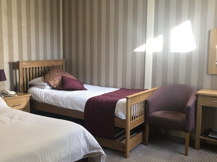 Семейный Номер, The Dog & Partridge Country Inn