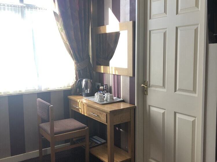 Семейный Номер, The Dog & Partridge Country Inn