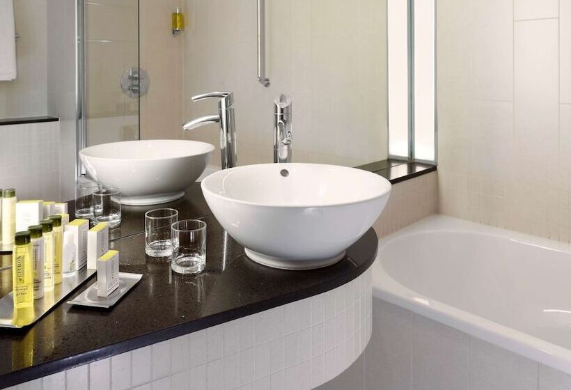 Номер Deluxe, Doubletree By Hilton London Heathrow Airport