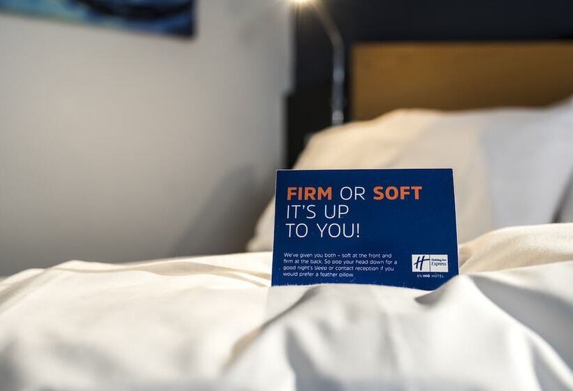 Номер Стандарт, Holiday Inn Express Stafford, An Ihg