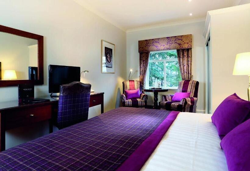 Номер Deluxe, Macdonald Kilhey Court