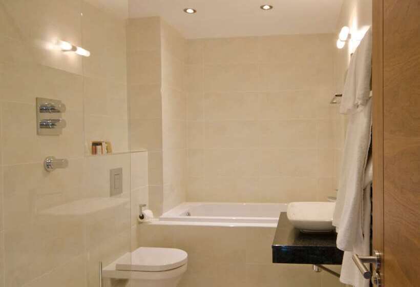 Полулюкс, The Kinmel & Kinspa