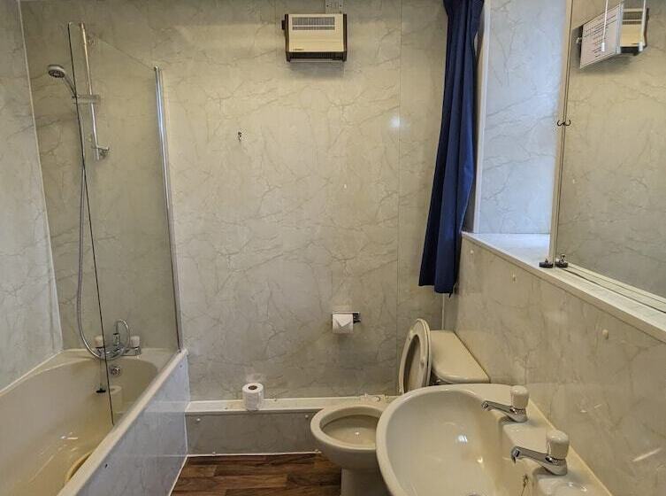 اتاق استاندارد یک نفره, Eliza House