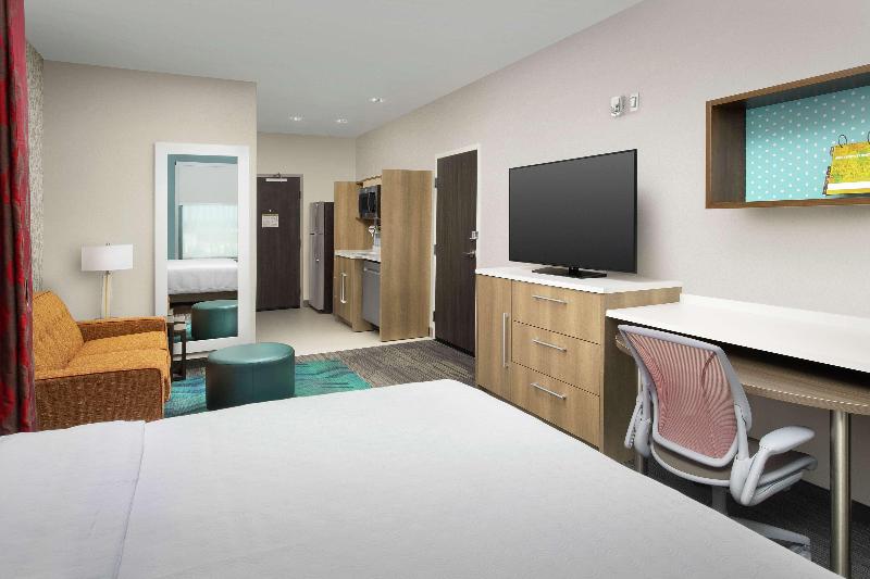 デラックスルーム, Armon Plaza Montreal Airpt, Trademark Collection By Wyndham