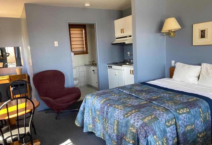 Четырехместный Номер Стандарт, Auberge Harris