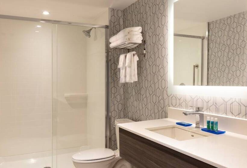 سوییت, Holiday Inn Express Quebec City Sainte Foy, An Ihg