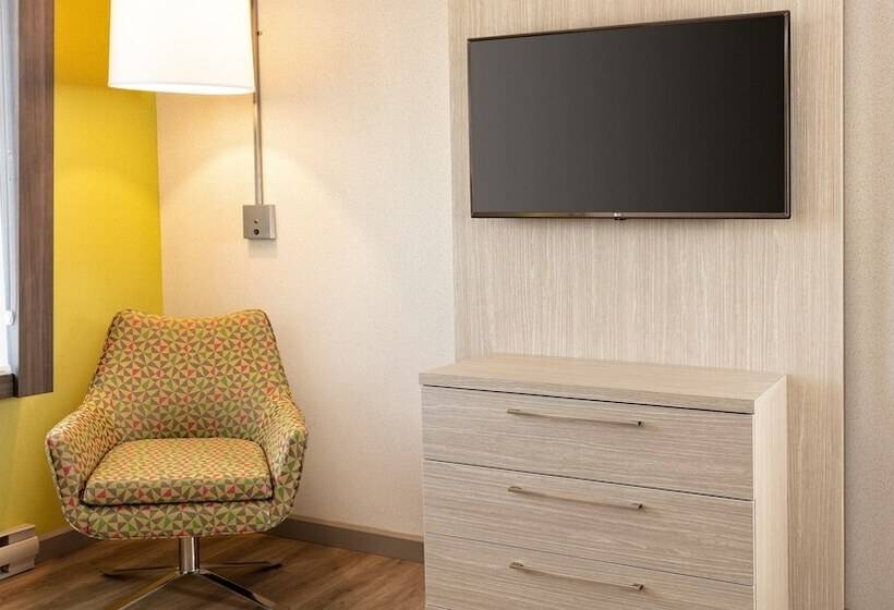 سوییت, Holiday Inn Express Quebec City Sainte Foy, An Ihg