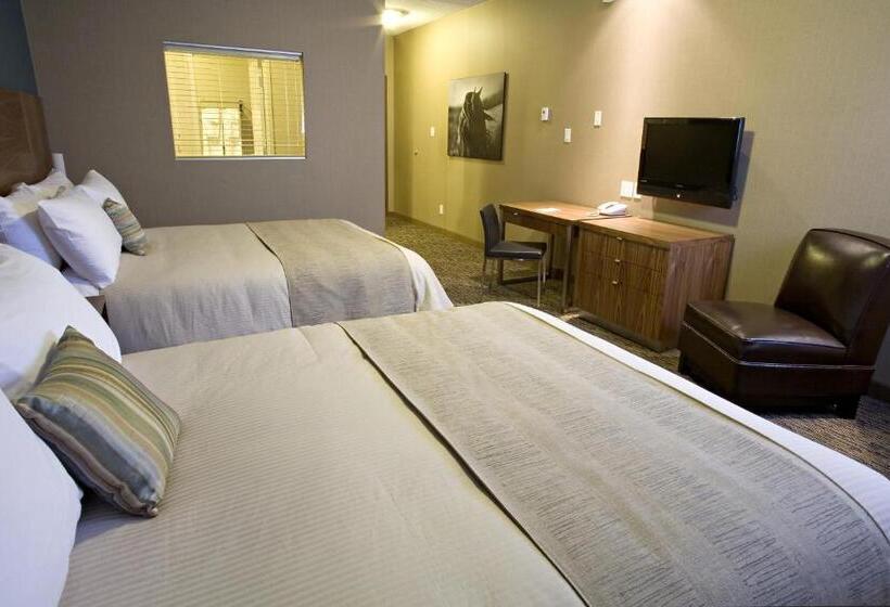 Номер Executive, Heritage Inn Hotel & Convention Centre   Pincher Creek