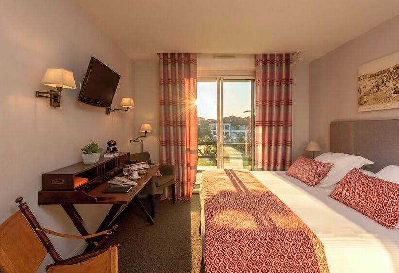 Номер Клуб, Hôtel Et Résidence La Réserve