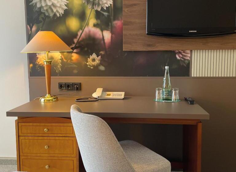 Номер Стандарт Индивидуальный Кровать Куин, Mercure Hotel Gera City