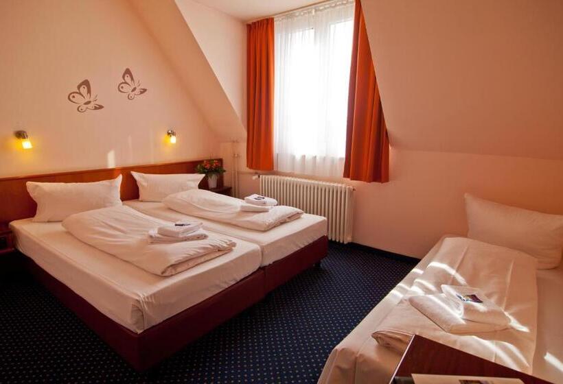 Номер Стандарт Трехместный, Residenz Düsseldorf