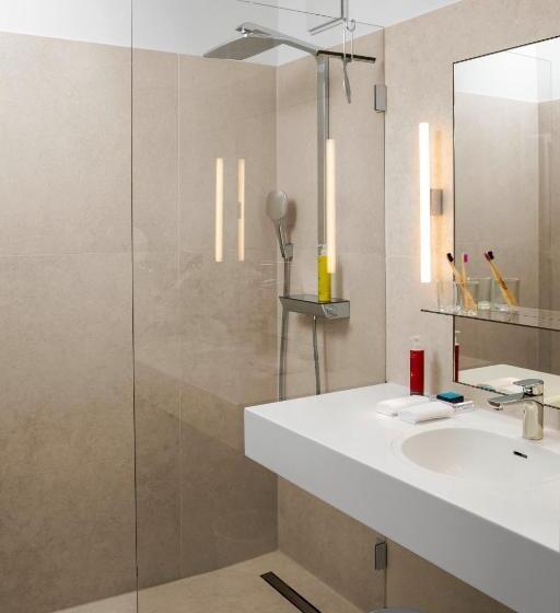 استودیوی استاندارد, The Mandala Suites