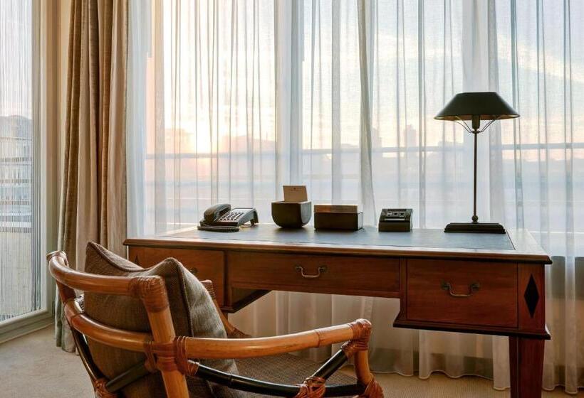 سوییت سوپریور, The Mandala Suites