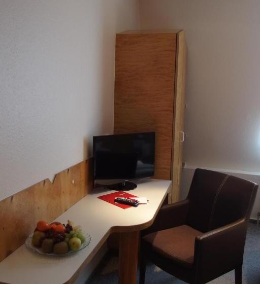 스탠다드 트리플 룸, Stadthotel Engel