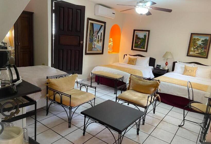اتاق استاندارد سه نفره, Camino Maya