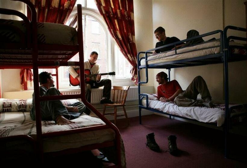공동 객실, Kinlay House Hostel