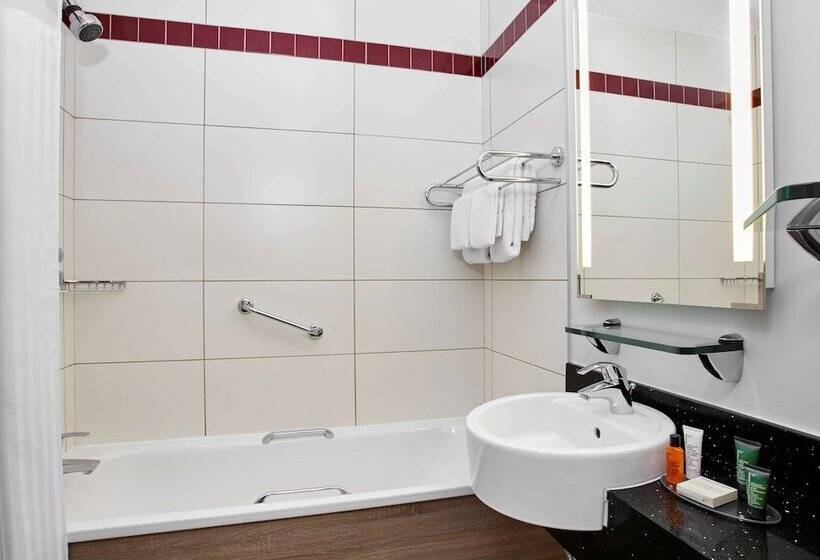 스탠다드 룸 더블 침대, Hilton Garden Inn Dublin City Centre