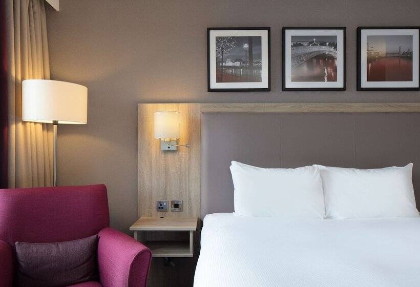 스탠다드 룸 더블 침대, Hilton Garden Inn Dublin City Centre