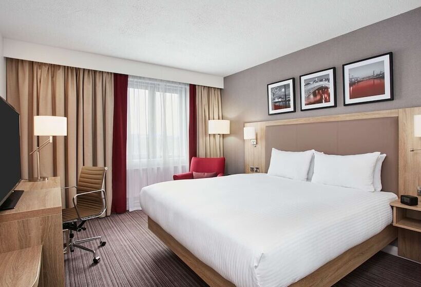 스탠다드 룸 더블 침대, Hilton Garden Inn Dublin City Centre