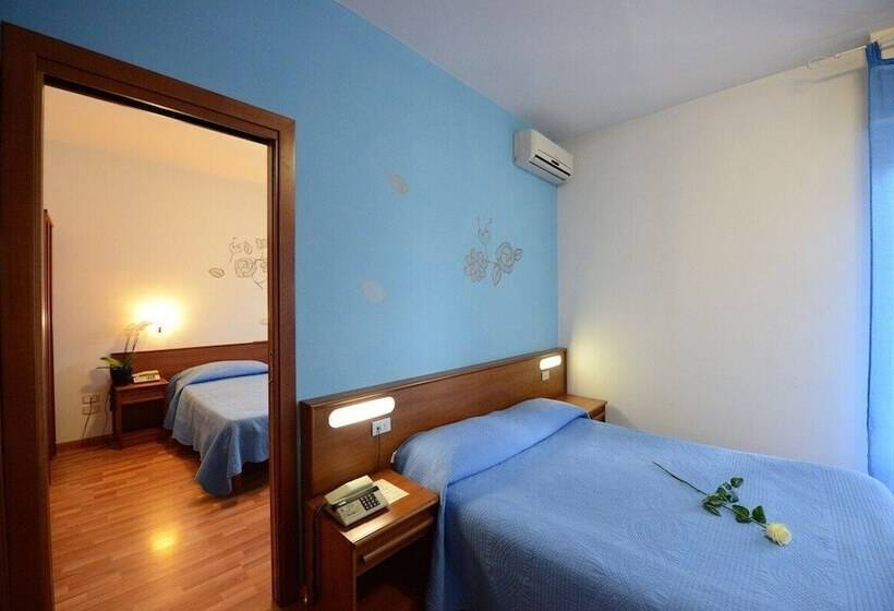 اتاق استاندارد چهار تخته, Astor