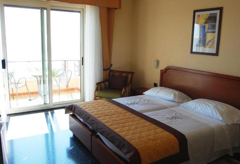 Номер Superior, Grand Hotel Moroni