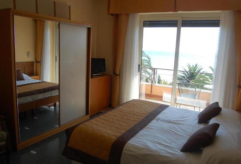 Номер Superior, Grand Hotel Moroni