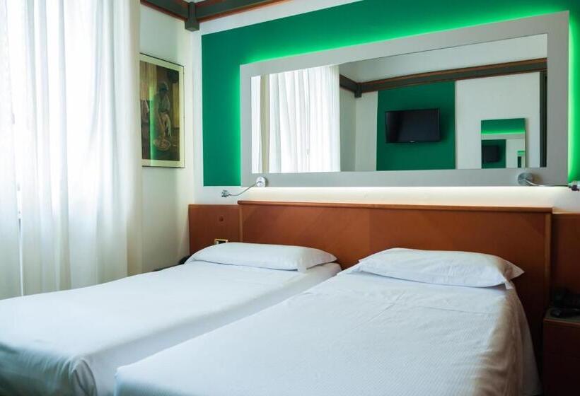 Номер Классика Кровать Кинг, Jet Hotel, Sure Hotel Collection By Best Western