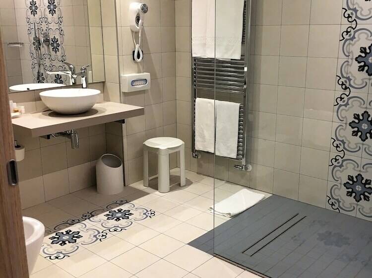스위트, Saccardi & Spa  Adults Only