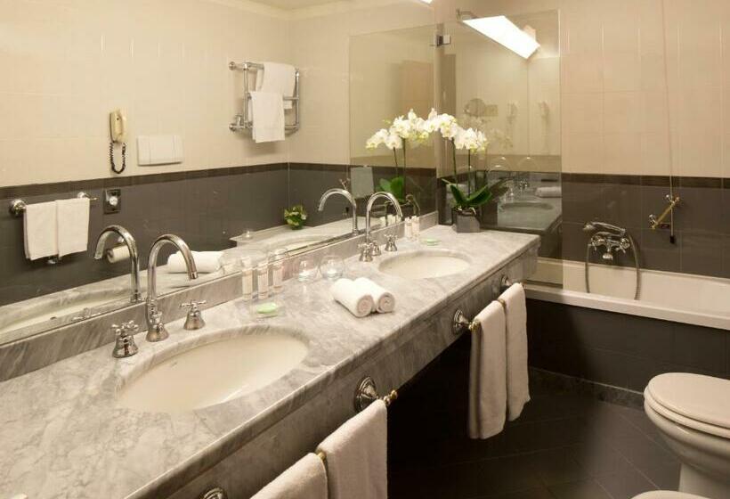 اتاق استاندارد سه نفره, Starhotels Du Parc