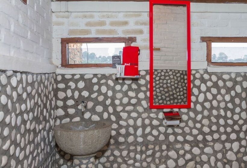 Семейный Номер, Reddoorz Near Kampung Gajah 2