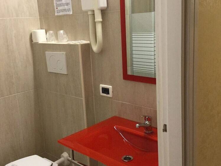 Standard Triple Room, Marc Aurelio