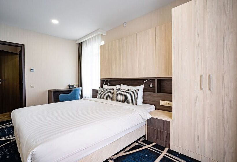 سوییت, Ramada Hotel & Suites By Wyndham Novosibirsk Zhukovka