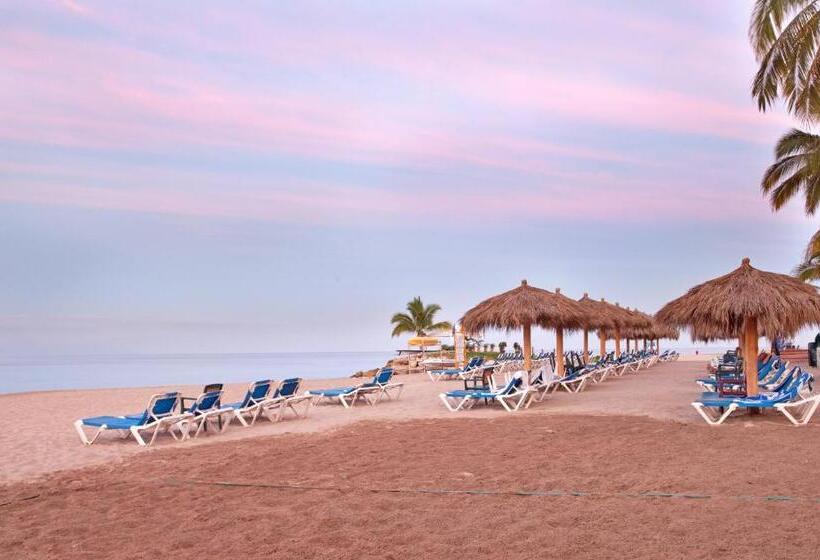 Полулюкс Клуб, Sunscape Puerto Vallarta Resort