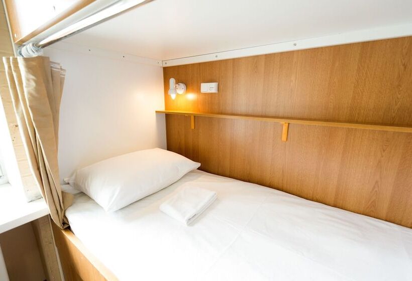 Семейный Номер Совместный Санузел, Makarov Hostel
