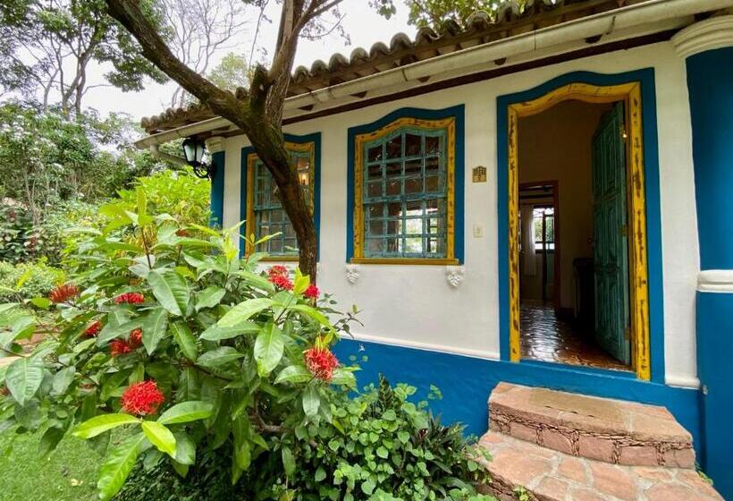 Люкс Вид на Бассейн, Pousada Vila Serrano