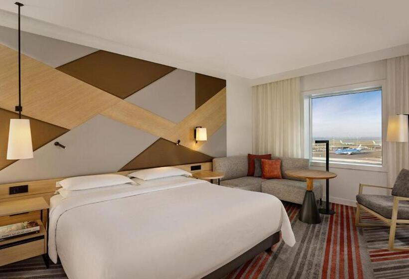 Deluxe Room King Bed & Views, Sheraton Amsterdam Airport Hotel And Conference Center