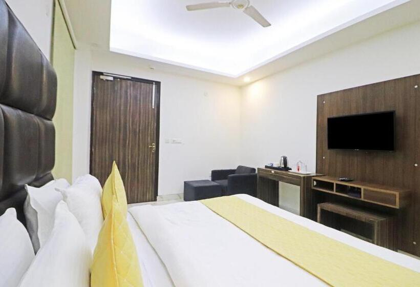 Quarto Deluxe, Mayda Prime Near Delhi Airport