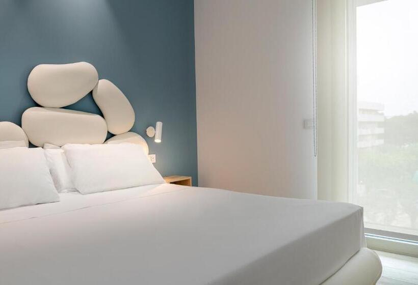 سوییت با استخر, Youmami Suite Hotel Wellness&spa