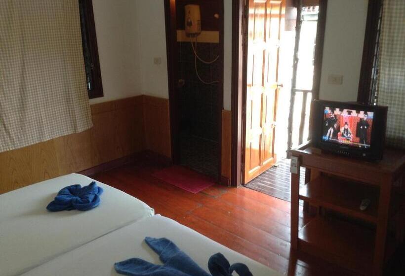 Номер Стандарт Трехместный, Coco S Guesthouse